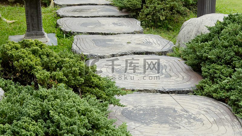 揭秘假山喷泉厂家直销：选购要点与注意事项